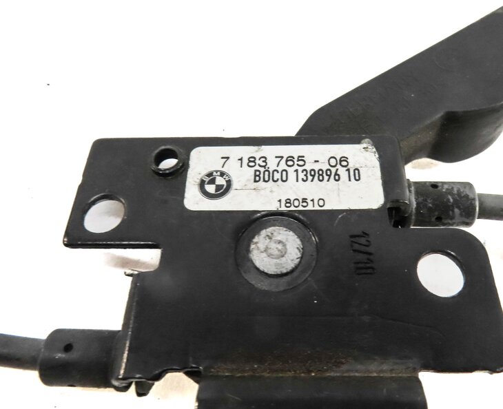 Thumbnail 10: 2011 BMW 535i F10 LEFT & RIGHT HOOD SAFETY CATCH HOOK SET2 & CABLE RELEASE LEVER