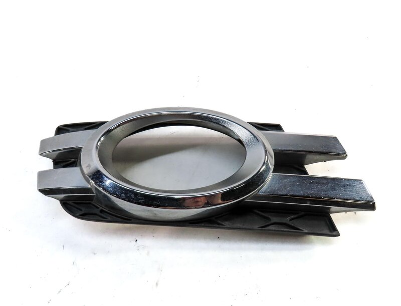 Thumbnail 4: 2008 MERCEDES GL450 X164 FRONT RIGHT LOWER BUMPER FOG LIGHT TRIM BLACK & SILVER