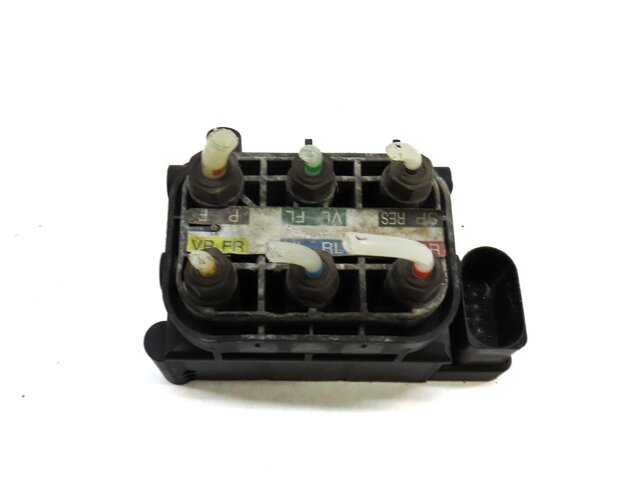 Thumbnail 4: 2008 MERCEDES GL450 (X164) AIR DISTRIBUTION VALVE BLOCK 2513200058