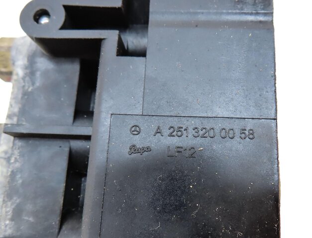 Thumbnail 6: 2008 MERCEDES GL450 (X164) AIR DISTRIBUTION VALVE BLOCK 2513200058