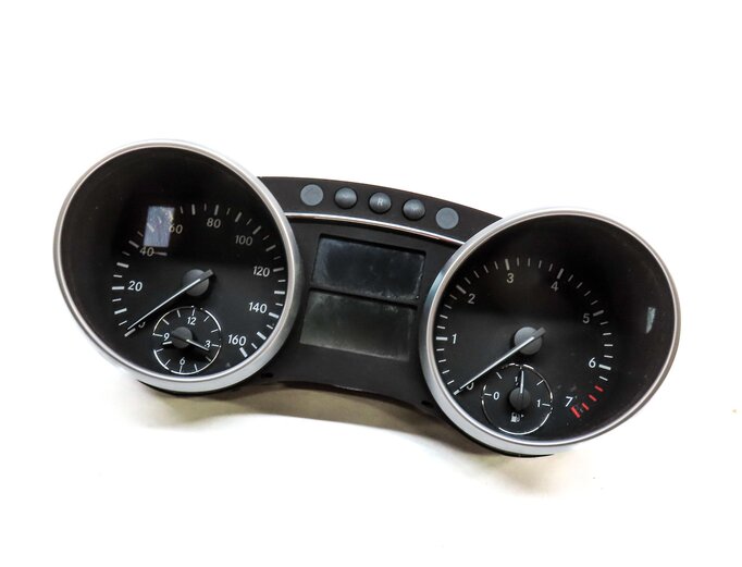 2008 MERCEDES BENZ GL ML CLASS (W164 X164) SPEEDOMETER GAUGE (MPH / USA / 144k)