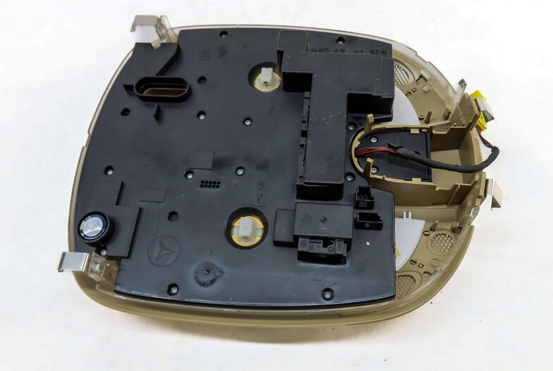 Thumbnail 6: 2008 MERCEDES GL450 X164 FRONT CENTER ROOF PRIMARY DOMELIGHT DOME LIGHT (BEIGE)