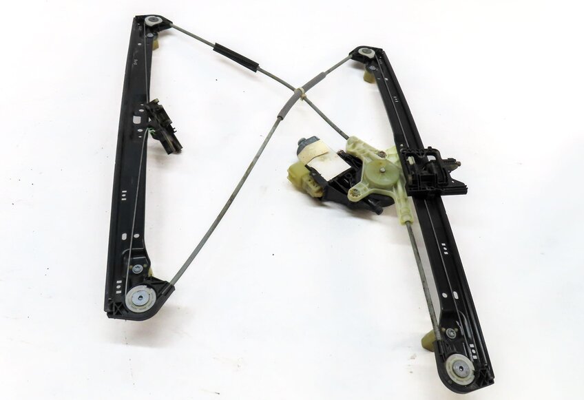 Thumbnail 6: 13-19 RANGE ROVER (L405) RIGHT FRONT PASSENGER DOOR WINDOW REGULATOR w/ MOTOR