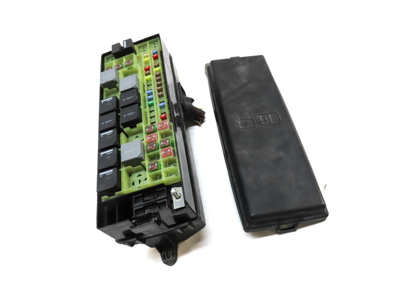 Thumbnail 3: 13-18 RANGE ROVER (L405) 5.0L AJ133 / 5.0L AJ133 SUPERCHARGED ENGINE FUSE BOX