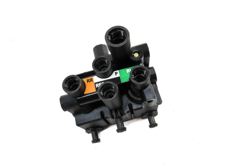 Thumbnail 3: 2013 LAND RANGE ROVER (L405) FRONT AIR SUSPENSION TRANSFER RELIEF VALVE