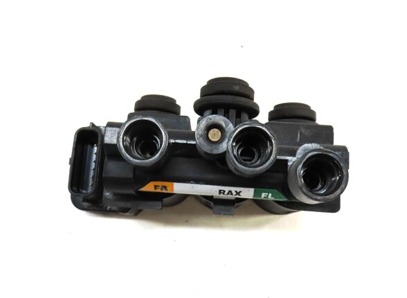Thumbnail 5: 2013 LAND RANGE ROVER L405 REAR AIR SUSPENSION TRANSFER RELIEF VALVE CPLA5B710AB