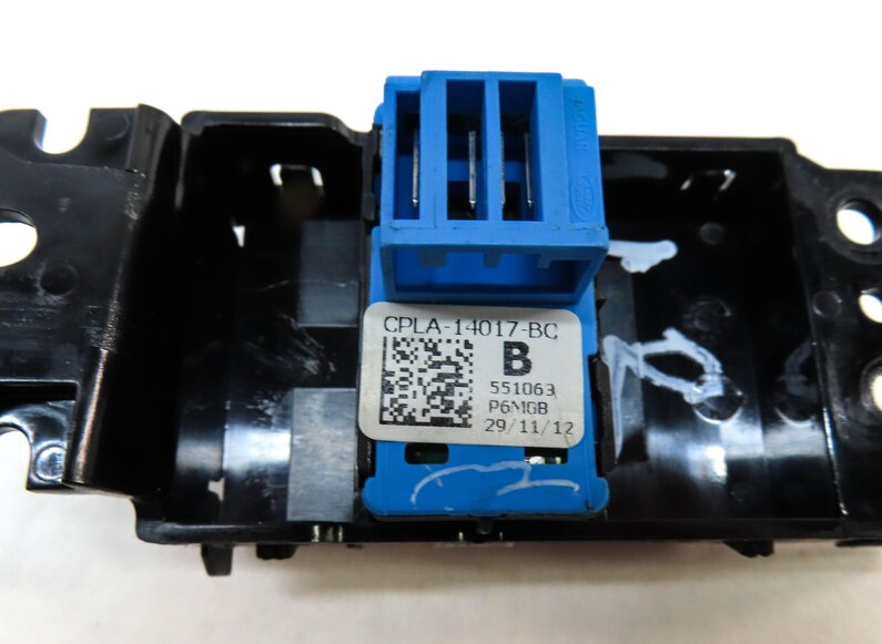 Thumbnail 6: 2013 LAND RANGE ROVER (L405) REAR LEFT DOOR LOCK UNLOCK SWITCH BUTTON PANEL