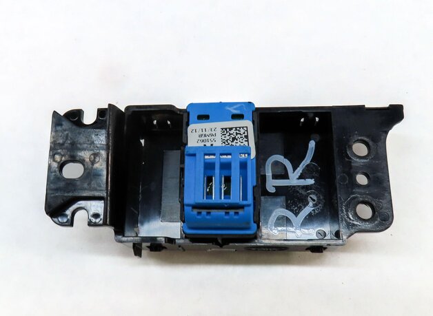 Thumbnail 5: 2013 LAND RANGE ROVER (L405) REAR RIGHT DOOR LOCK UNLOCK SWITCH BUTTON PANEL