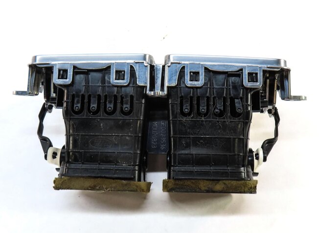 Thumbnail 4: 2013 LAND RANGE ROVER (L405) REAR CENTER CONSOLE HVAC A/C HEATER AIR VENT SILVER