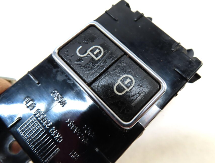 Thumbnail 7: 2013 LAND RANGE ROVER (L405) REAR RIGHT DOOR LOCK UNLOCK SWITCH BUTTON PANEL