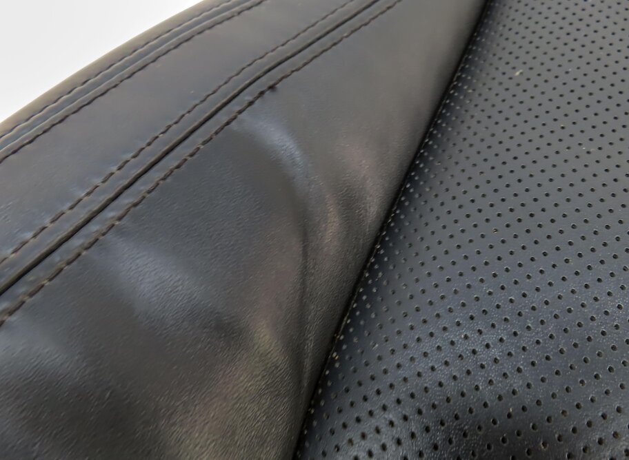 Thumbnail 8: 2013 LAND RANGE ROVER (L405) FRONT RIGHT LOWER HEATED SEAT CUSHION (EBONY BLACK)