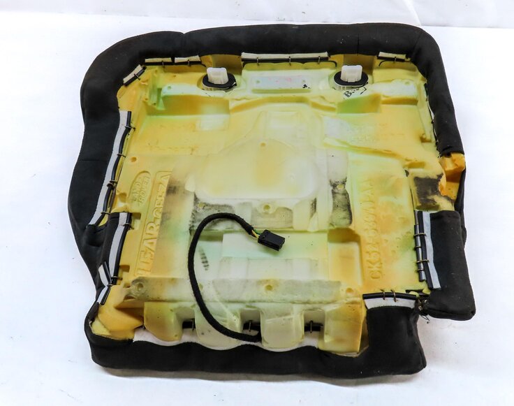 Thumbnail 6: 2013 LAND RANGE ROVER (L405) REAR 2ND ROW RIGHT HEATED LOWER SEAT CUSHION BLACK