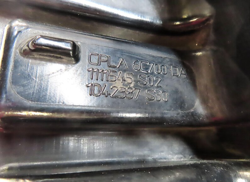 Thumbnail 7: 2013 LAND RANGE ROVER (L405) 5.0L SUPER ENGINE INTAKE RESONATOR TUBE CPLA6C700DA