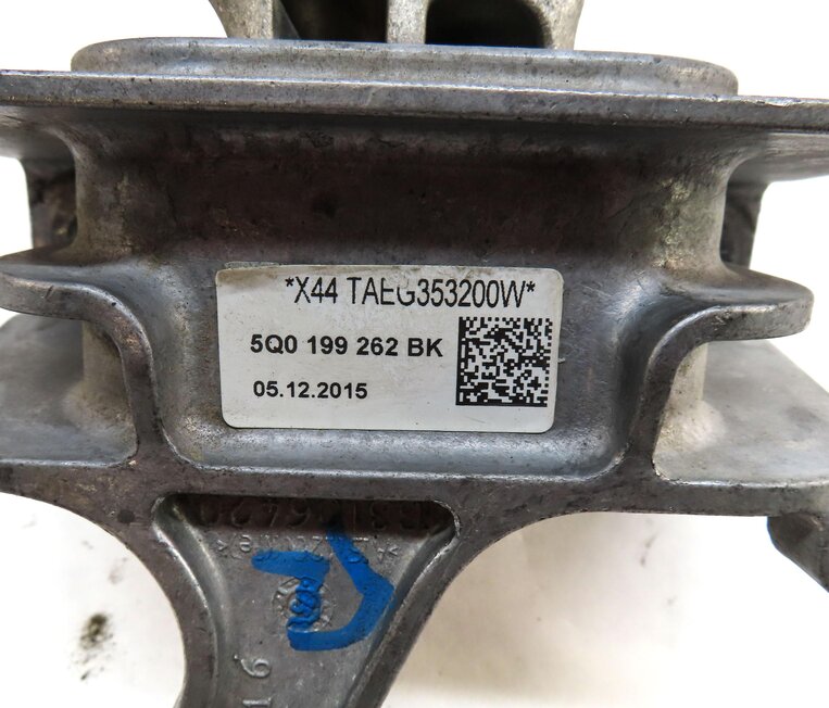Thumbnail 8: 2016 AUDI A3 (8V) 1.8L TURBO CNSB RIGHT ENGINE MOTOR MOUNT 5Q0199262BK
