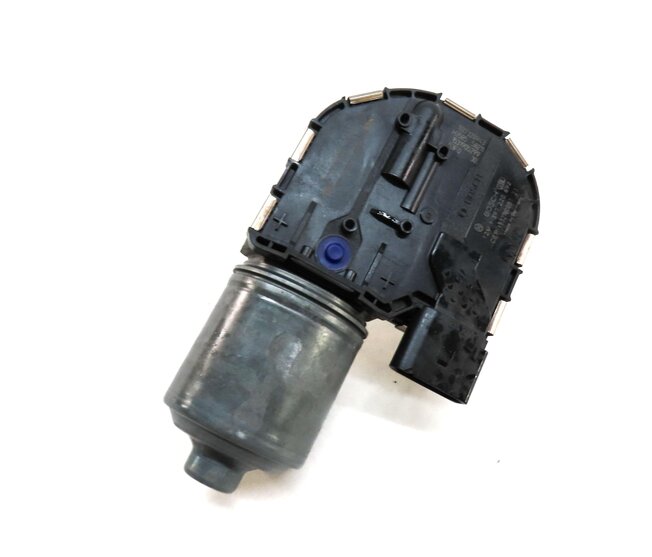 Thumbnail 1: 2015-2018 AUDI A3 S3 RS3 (8V) SEDAN / CONVERTIBLE - FRONT WINDSHIELD WIPER MOTOR