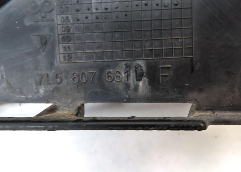 Thumbnail 8: 2008-2010 PORSCHE CAYENNE (957) LEFT FRONT DRIVER LOWER BUMPER AIR VENT GRILLE