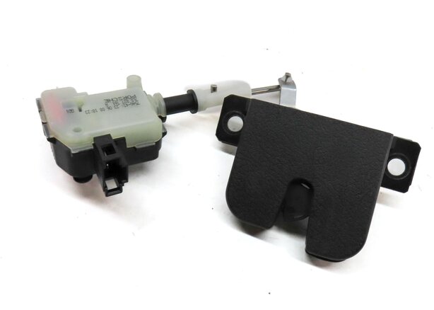 2009 PORSCHE CAYENNE (957) REAR HATCH TRUNK LOCK LATCH ACTUATOR 7L5827761A