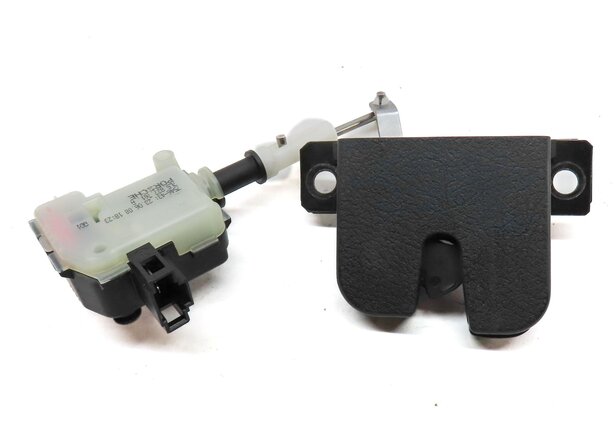 Thumbnail 2: 2009 PORSCHE CAYENNE (957) REAR HATCH TRUNK LOCK LATCH ACTUATOR 7L5827761A