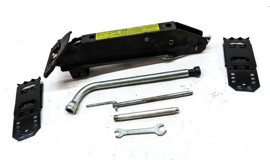 Thumbnail 3: 2003-2010 PORSCHE CAYENNE (955) SCISSOR JACK HANDLE LUG WRENCH CHOCK TOOL KIT