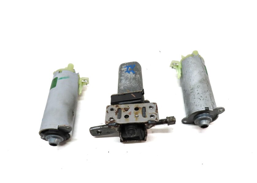 Thumbnail 2: 2009 PORSCHE CAYENNE (957) FRONT RIGHT SEAT ADJUST MOTOR SET 3 0130002529 988582