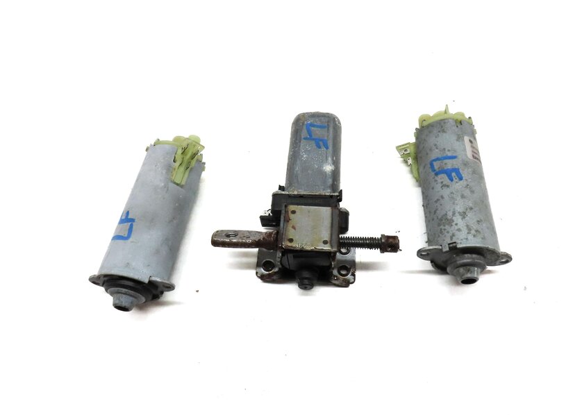 Thumbnail 2: 2009 PORSCHE CAYENNE (957) FRONT LEFT DRIVER SEAT ADJUST MOTOR SET 3 0130002532
