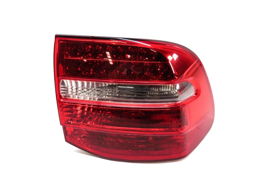 Thumbnail 3: 2008-2010 PORSCHE CAYENNE (957) RIGHT PASSENGER REAR TAILLIGHT BRAKE LIGHT LAMP
