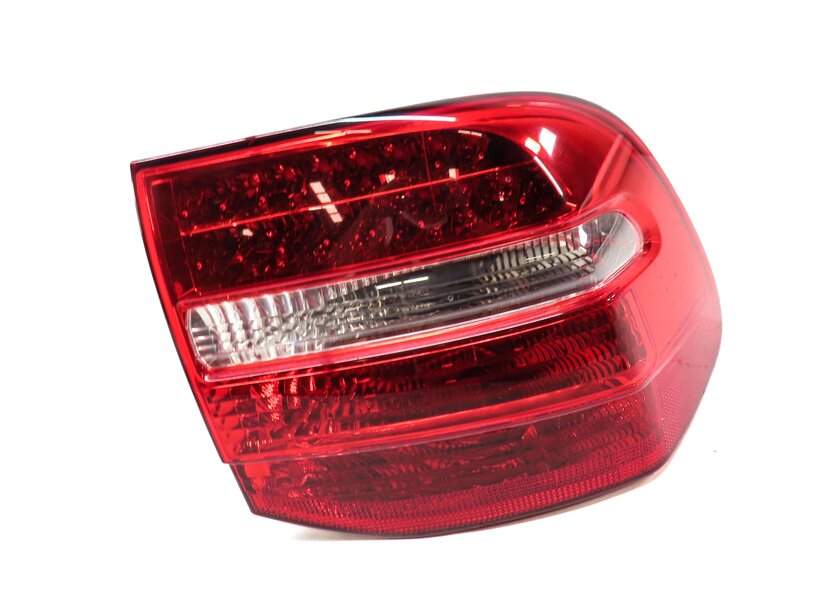 Thumbnail 4: 2008-2010 PORSCHE CAYENNE (957) RIGHT PASSENGER REAR TAILLIGHT BRAKE LIGHT LAMP