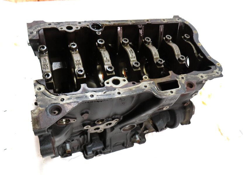 Thumbnail 5: 2009-2010 PORSCHE CAYENNE (957) 3.6L VR6 ENGINE BARE CYLINDER BLOCK (ALUMINUM)