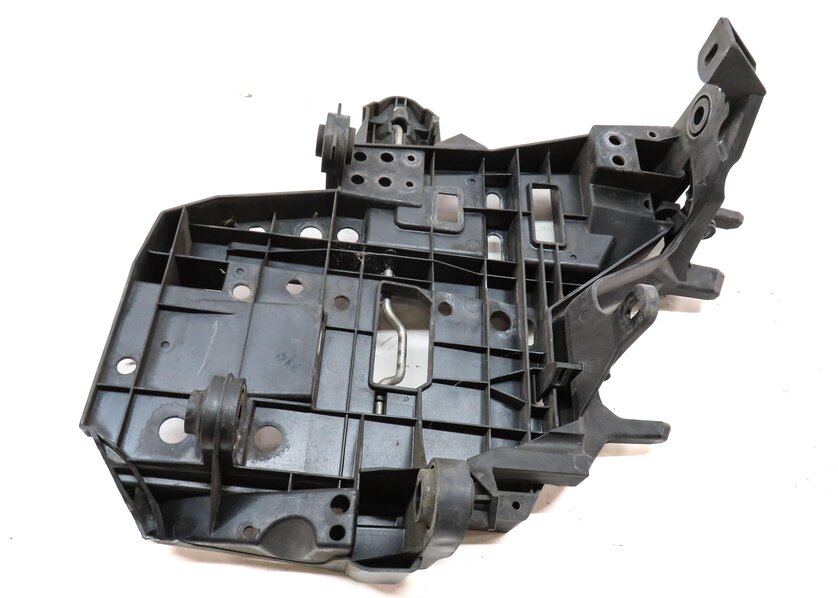 Thumbnail 5: 2009 PORSCHE CAYENNE (957) FRONT LEFT DRIVER HEADLIGHT MOUNT BRACKET 7L5941045