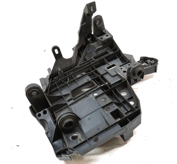 Thumbnail 3: 2009 PORSCHE CAYENNE 957 FRONT RIGHT PASSENGER HEADLIGHT MOUNT BRACKET 7L5941046