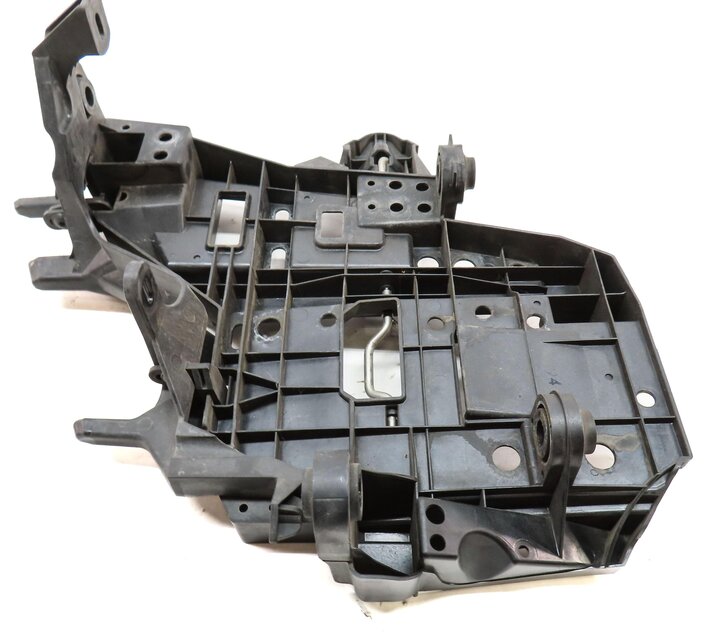 Thumbnail 4: 2009 PORSCHE CAYENNE 957 FRONT RIGHT PASSENGER HEADLIGHT MOUNT BRACKET 7L5941046