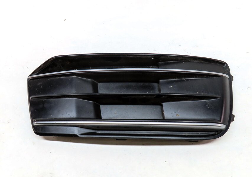 Thumbnail 2: 2018 AUDI Q5 (FY 80A) FRONT RIGHT PASSENGER LOWER BUMPER GRILLE (BLACK)