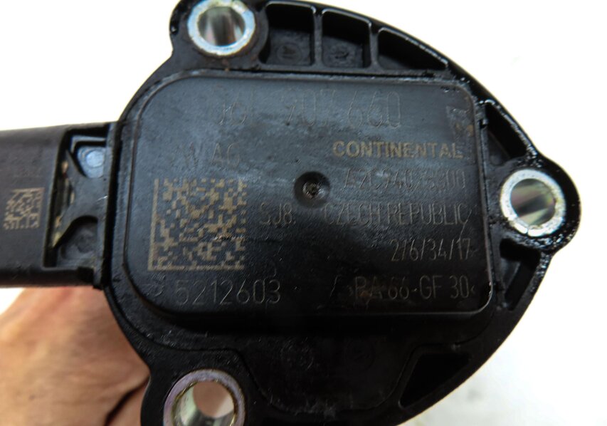 Thumbnail 5: 2018 AUDI Q5 (FY 80A) 2.0L DAYB TURBO ENGINE OIL LEVEL SENSOR 06L907660