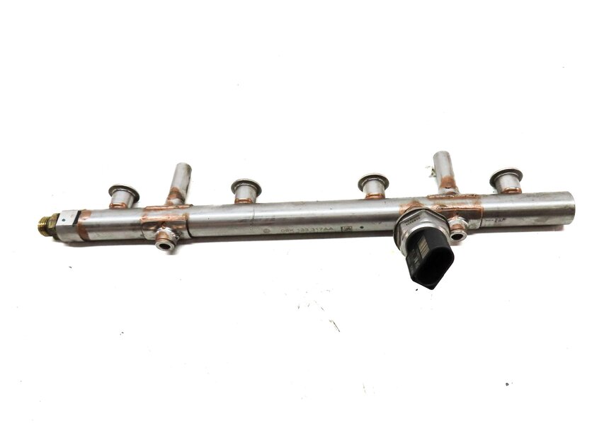 Thumbnail 2: 2018 AUDI Q5 (FY 80A) 2.0L DAYB TURBO ENGINE FUEL RAIL w/ SENSOR 06K133317AA