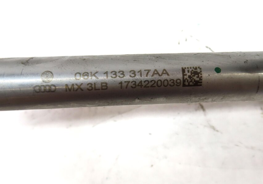 Thumbnail 7: 2018 AUDI Q5 (FY 80A) 2.0L DAYB TURBO ENGINE FUEL RAIL w/ SENSOR 06K133317AA
