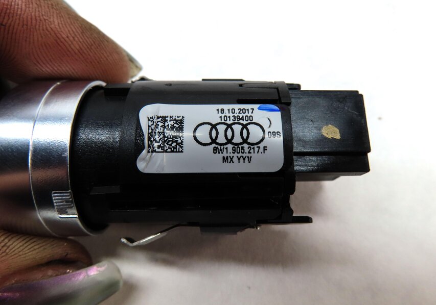 Thumbnail 5: 2017-2023 AUDI A4 A5 Q5 S5 SQ5 (B9 8W F5 FY 80A) IGNITION ENGINE START SWITCH