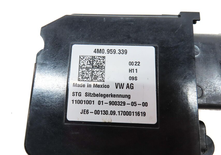 Thumbnail 4: 2018 AUDI Q5 (FY 80A) FRONT RIGHT PASSENGER SEAT OCCUPANCY SENSOR MODULE