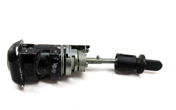 Thumbnail 7: 2018 AUDI Q5 (FY 80A) FRONT LEFT DRIVER DOOR LOCK CYLINDER w/ SKELETON KEY