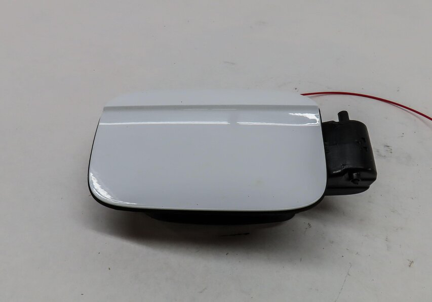 Thumbnail 4: 2018-2023 AUDI Q5 SQ5 (FY 80A) FUEL TANK DOOR LID COVER TRIM w/ HOUSING (WHITE)