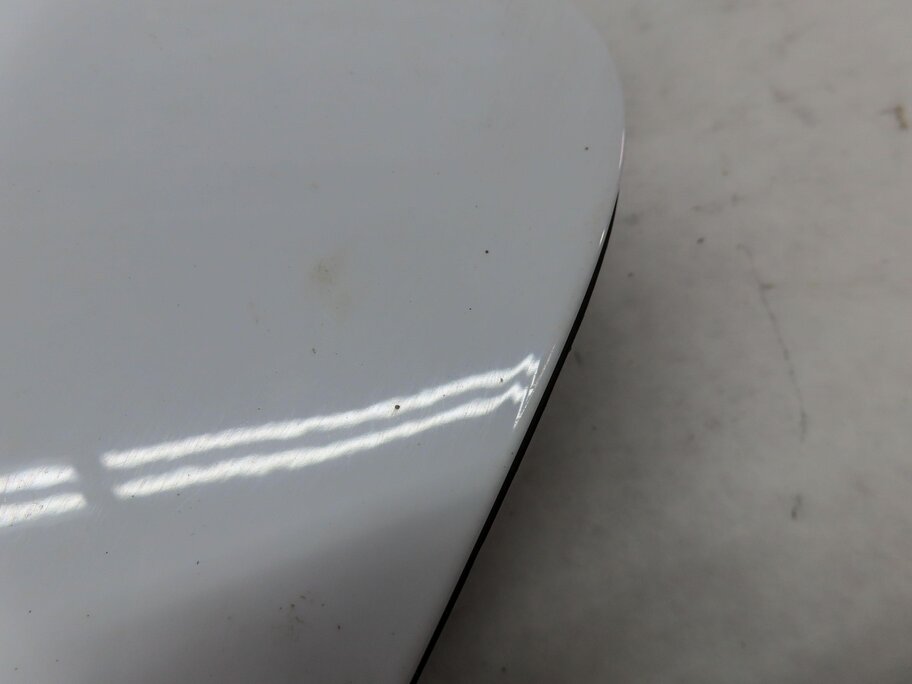 Thumbnail 8: 2018-2023 AUDI Q5 SQ5 (FY 80A) FUEL TANK DOOR LID COVER TRIM w/ HOUSING (WHITE)