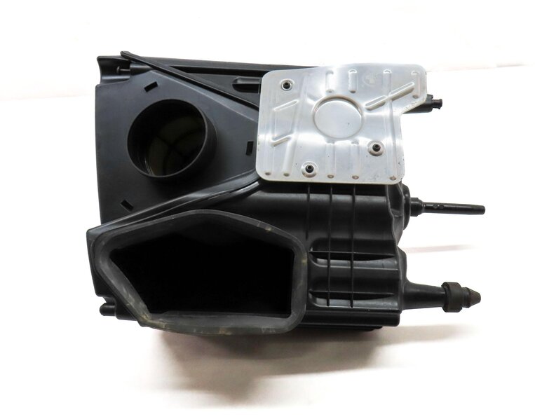 Thumbnail 2: 2018-2019 AUDI Q5 (FY 80A) ENGINE AIR INTAKE CLEANER FILTER BOX ASSEMBLY