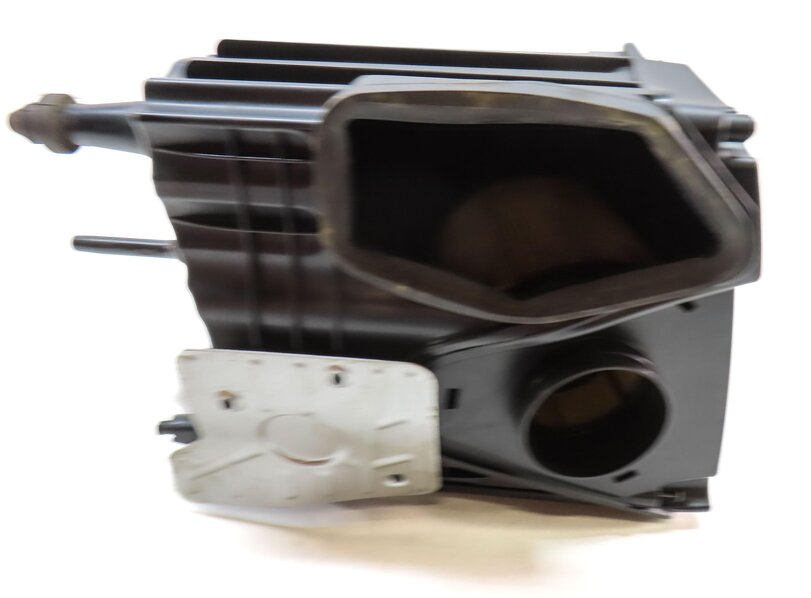 Thumbnail 6: 2018-2019 AUDI Q5 (FY 80A) ENGINE AIR INTAKE CLEANER FILTER BOX ASSEMBLY