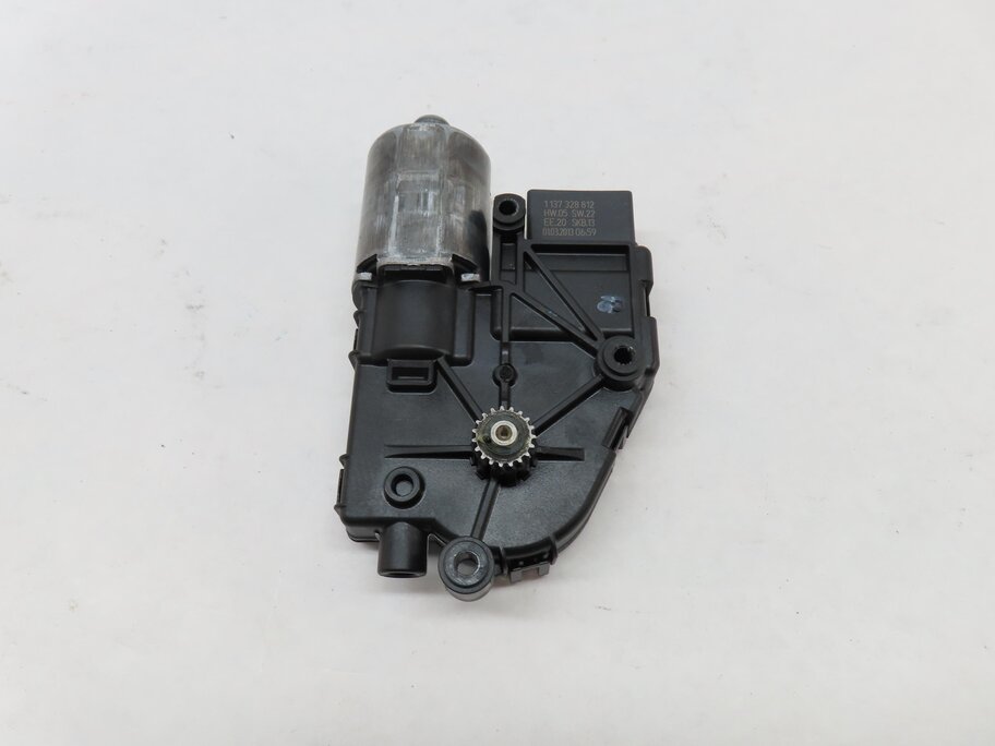 Thumbnail 4: 2008-2016 VW JETTA TIGUAN / AUDI A5 S5 RS5 Q5 (B8 8T 8R) SUNROOF SUN ROOF MOTOR