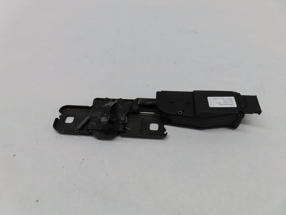 Thumbnail 4: 2013 AUDI Q5 (B8 8R) REAR HATCH TRUNK LOWER STRIKER LOCK LATCH w/ ACTUATOR