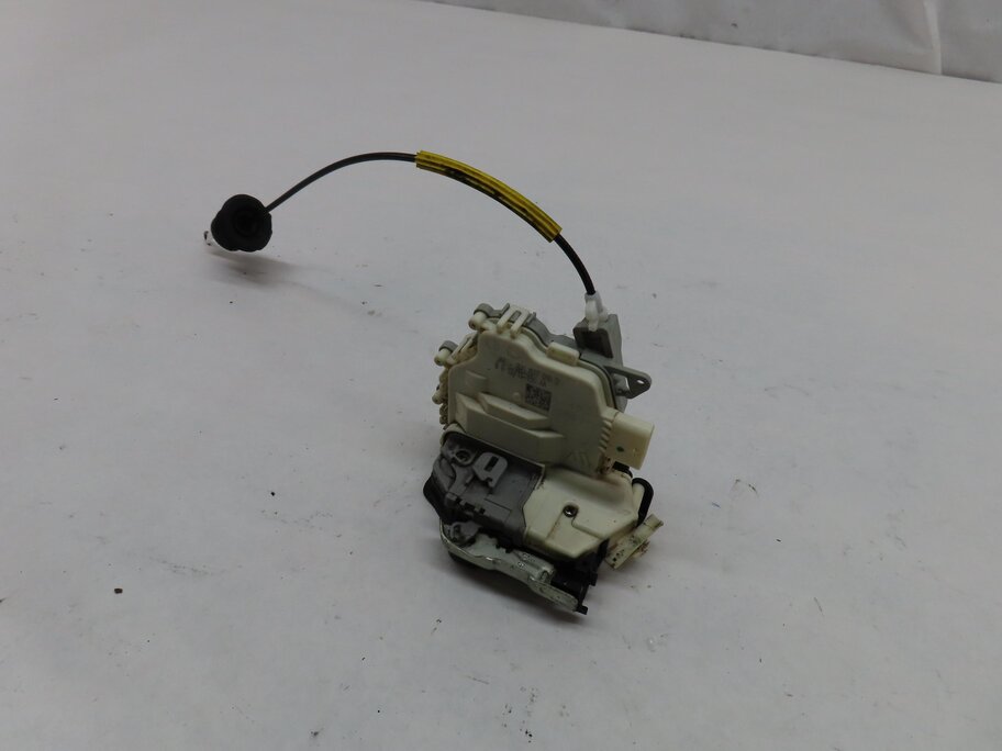 2010-2019 AUDI / PORSCHE A4 S4 A5 S5 A6 Q3 Q5 Q7 TT 911 - RIGHT FRONT DOOR LATCH