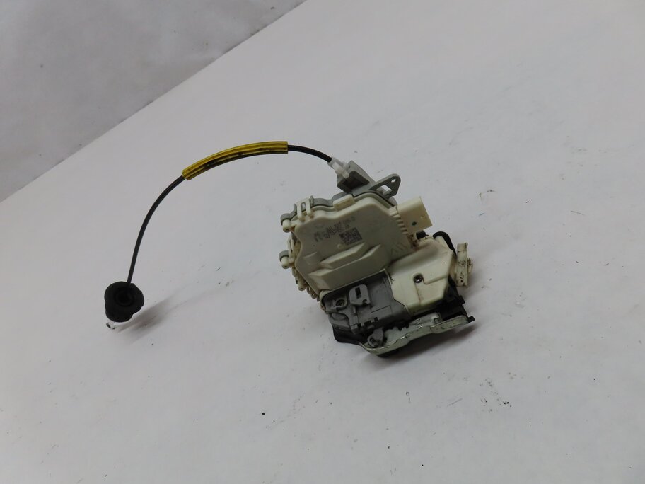 Thumbnail 3: 2010-2019 AUDI / PORSCHE A4 S4 A5 S5 A6 Q3 Q5 Q7 TT 911 - RIGHT FRONT DOOR LATCH