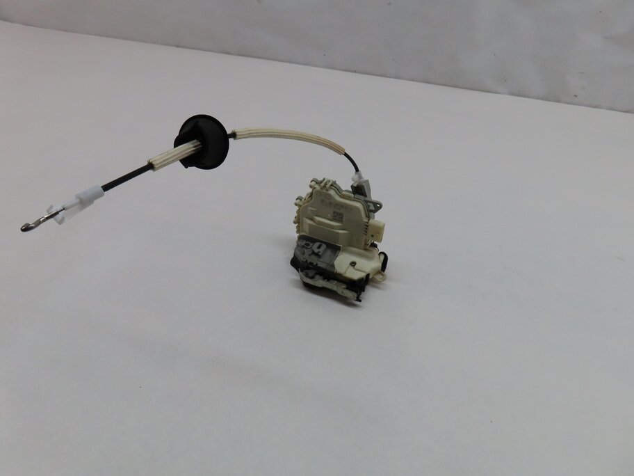 10-18 AUDI A3 A4 A8 Q3 Q5 S3 S4 SQ5 S8 (B8 D4 4H 8K 8R 8V) RIGHT REAR DOOR LATCH