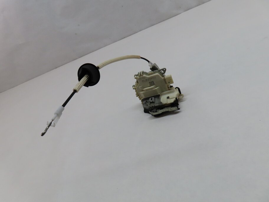 Thumbnail 3: 10-18 AUDI A3 A4 A8 Q3 Q5 S3 S4 SQ5 S8 (B8 D4 4H 8K 8R 8V) RIGHT REAR DOOR LATCH