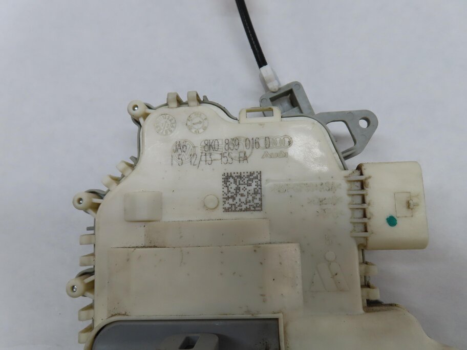 Thumbnail 6: 10-18 AUDI A3 A4 A8 Q3 Q5 S3 S4 SQ5 S8 (B8 D4 4H 8K 8R 8V) RIGHT REAR DOOR LATCH