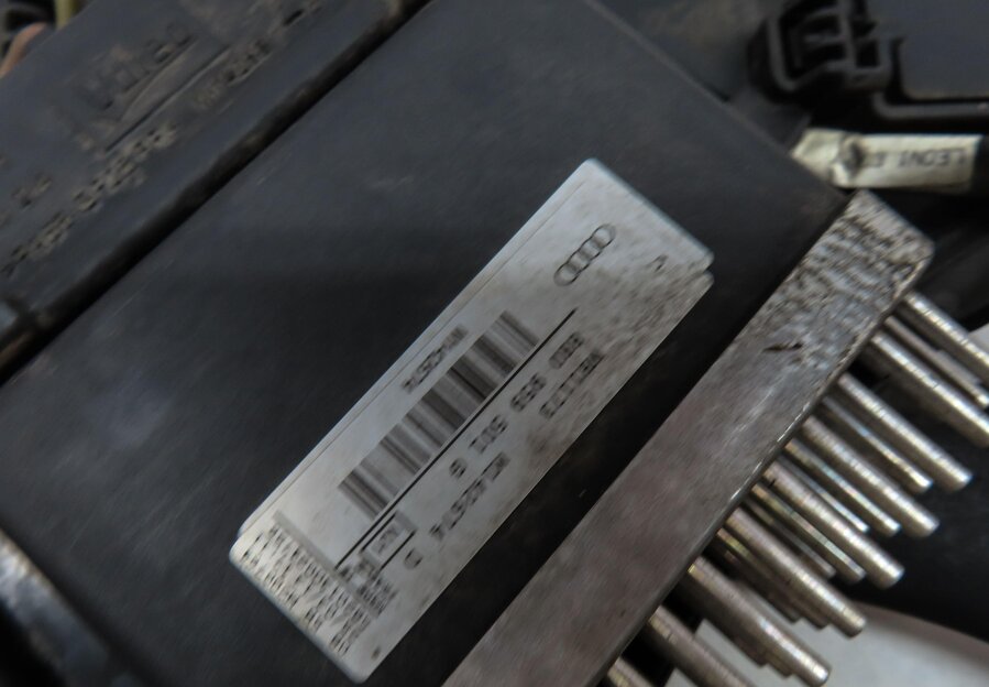 Thumbnail 7: 09-17 AUDI A4 A5 Q5 S4 (B8 8T 8R) 2.0L 3.0L 3.2L RADIATOR COOLING FAN w/ SHROUD